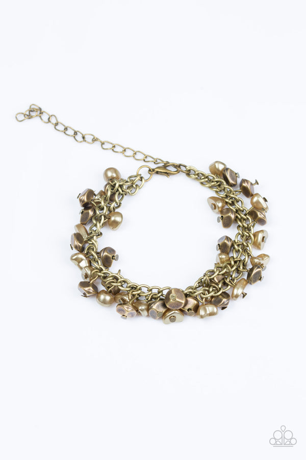 Seaside Social - Brass Pearly Bracelet